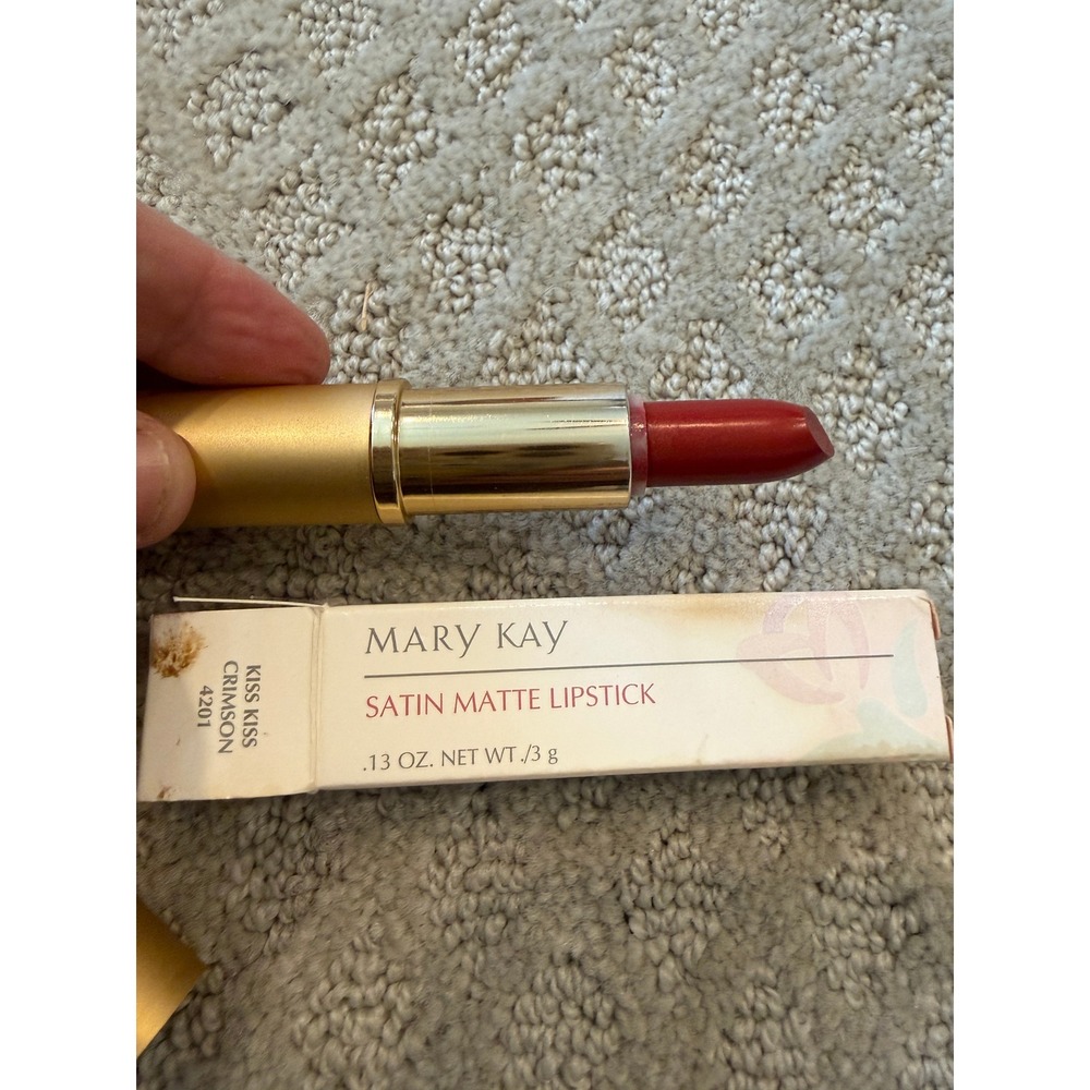 Mary Kay Satin Matte Lipstick Kiss Kiss Crimson 4201 Red New‎ in Box 0.13oz